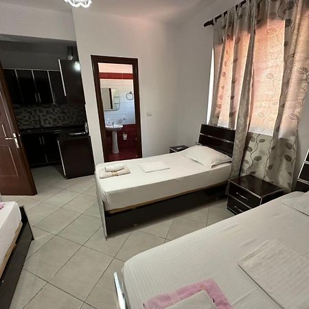 Esmeralda Hotel & Restaurant Ксамил Екстериор снимка