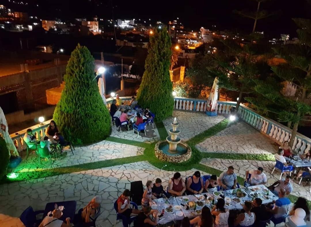 Esmeralda Hotel & Restaurant Ксамил Екстериор снимка