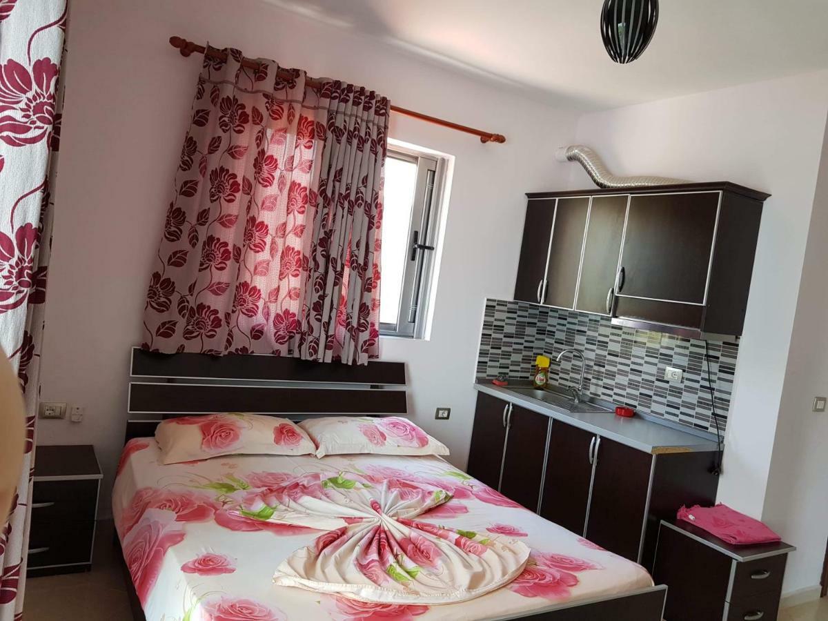 Esmeralda Hotel & Restaurant Ксамил Екстериор снимка