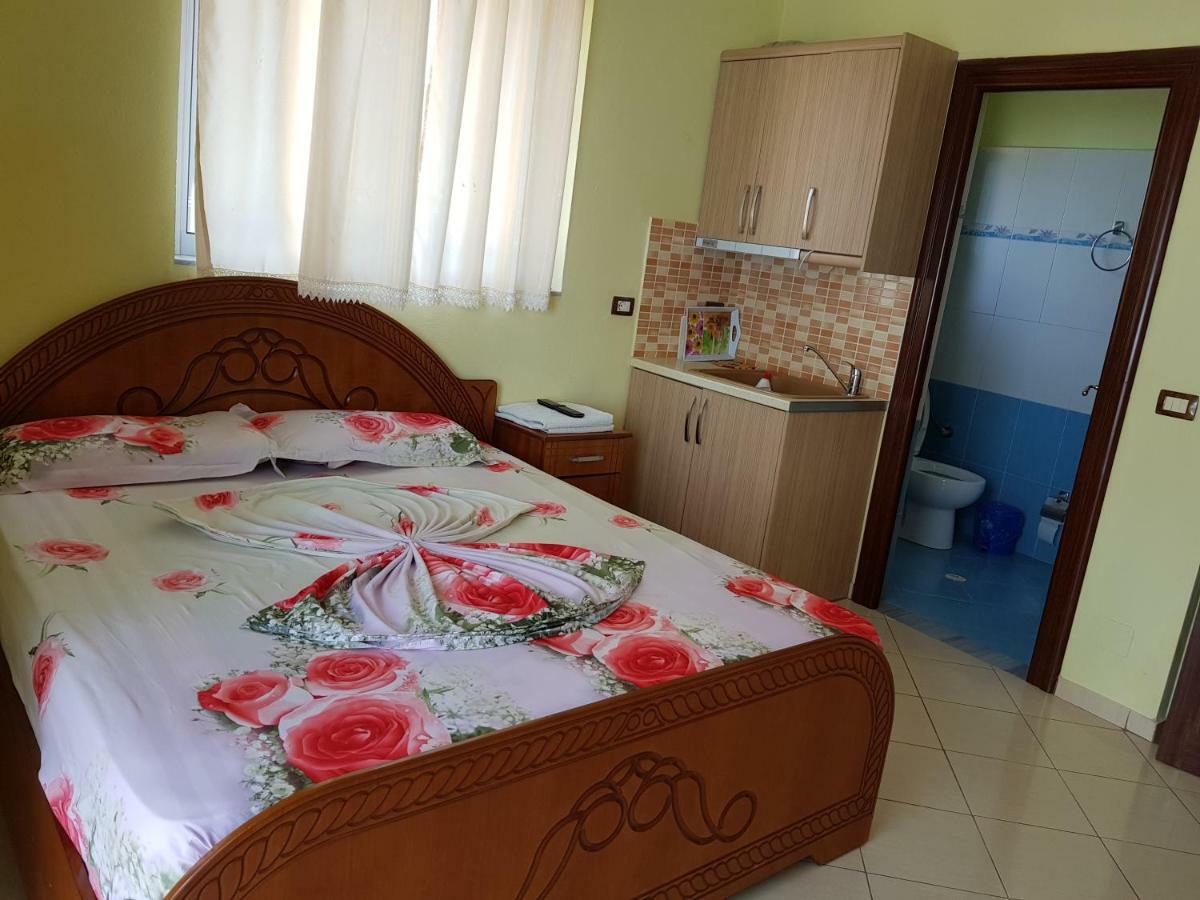 Esmeralda Hotel & Restaurant Ксамил Екстериор снимка